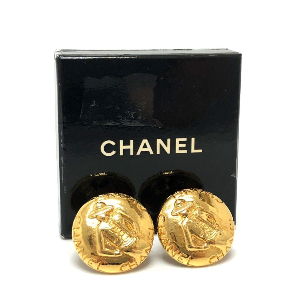 CHANEL Authentic Vintage Gold Earrings - Picture 12 of 12